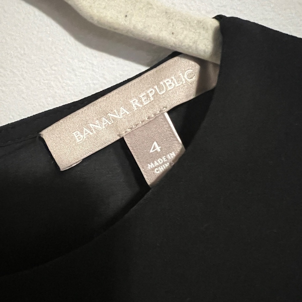 Banana Republic Black Sleeveless Ruffle Bottom dress. Women’s 4 - Picture 7 of 10